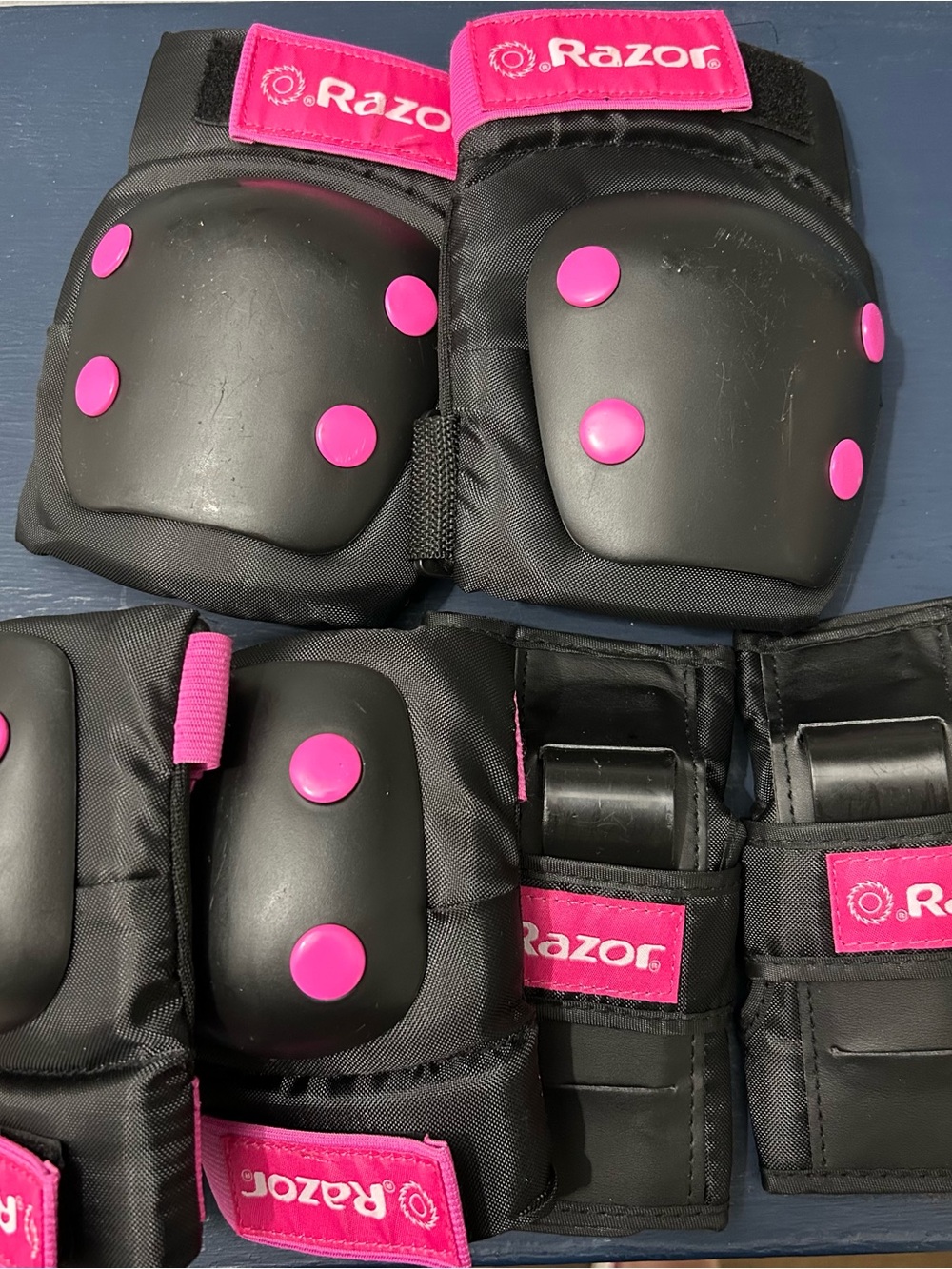 Razor Black Protective Pad Set with Bright Pink Accents